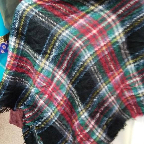 Plaid Scarf Shawl - Picture 4 of 4